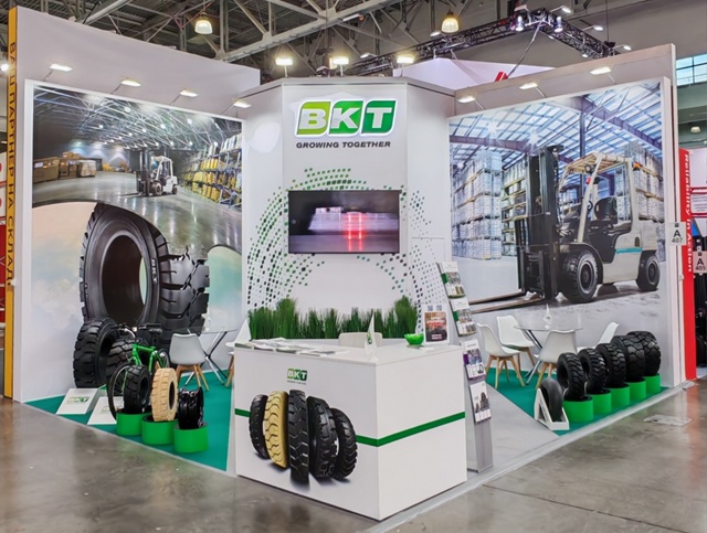 В Москве начала свою работу 15 Международная выставка CeMAT Russia